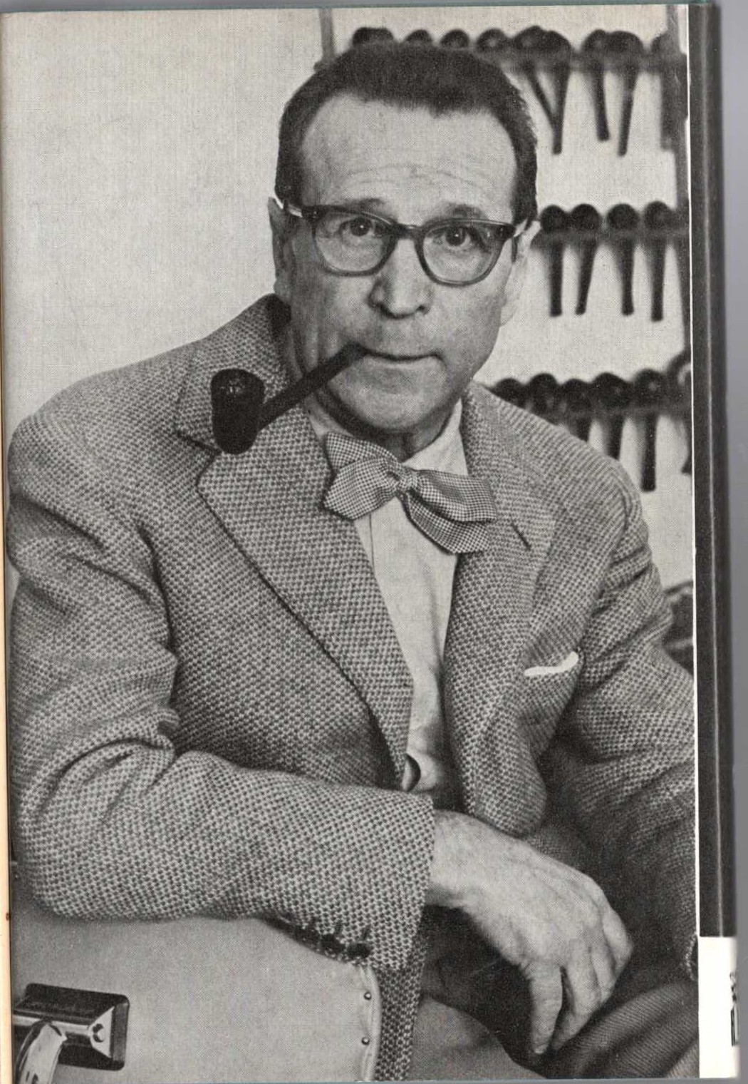 A.B. Davis (introduces_and_edits) THE PENGUIN BOOK OF CHINESE VERSE magnified rear book cover image