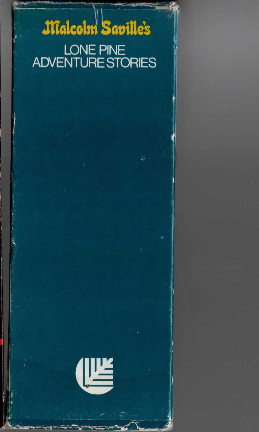 Malcolm Saville  Boxed set of six Lone Pine titles: MAN WITH THREE FINGERS/ MYSTERY AT WITCHEND/ RYE ROYAL/ THE GAY DOLPHIN ADVENTURE/ THE NEGLECTED MOUNTAIN/ WINGS OVER WITCHEND magnified rear book cover image