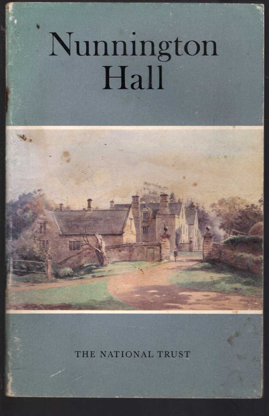 \ NUNNINGTON HALL by The National Trust front book cover image