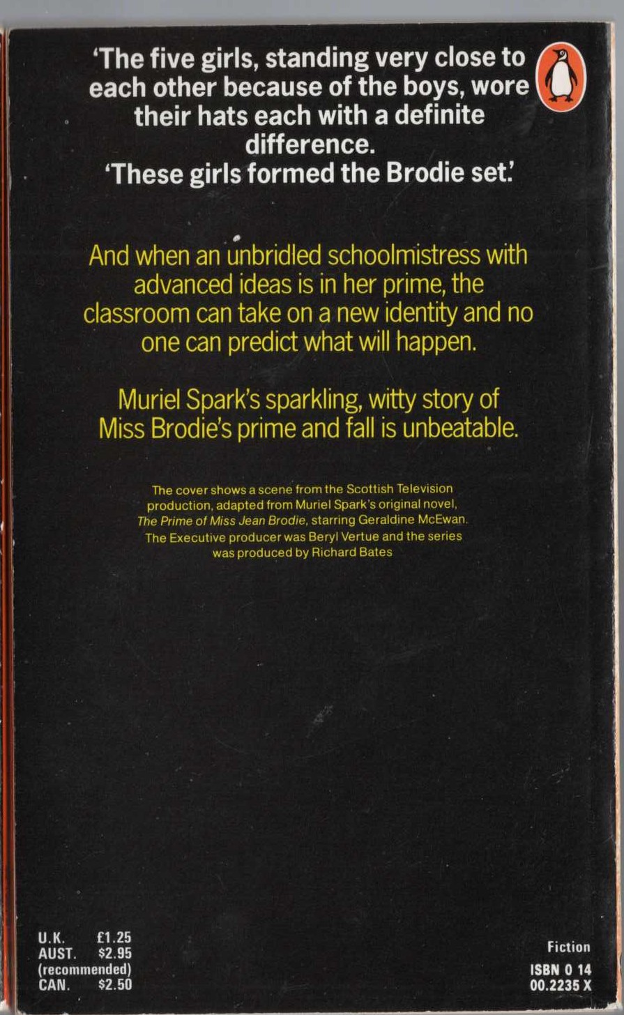 Muriel Spark  THE PRIIME OF MISS JEAN BRODIE magnified rear book cover image