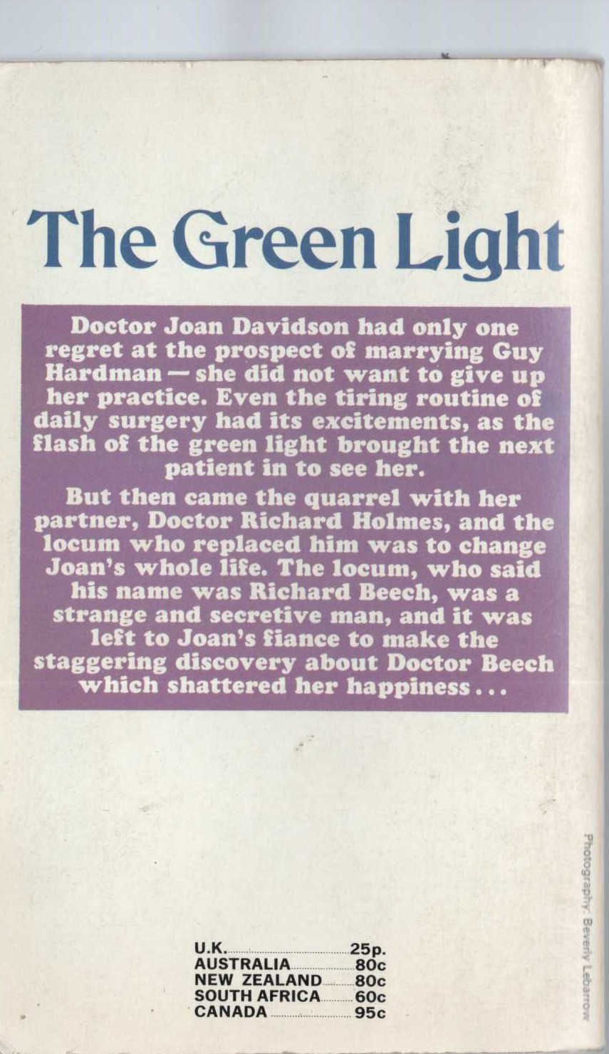Bess Norton  THE GREEN LIGHT magnified rear book cover image