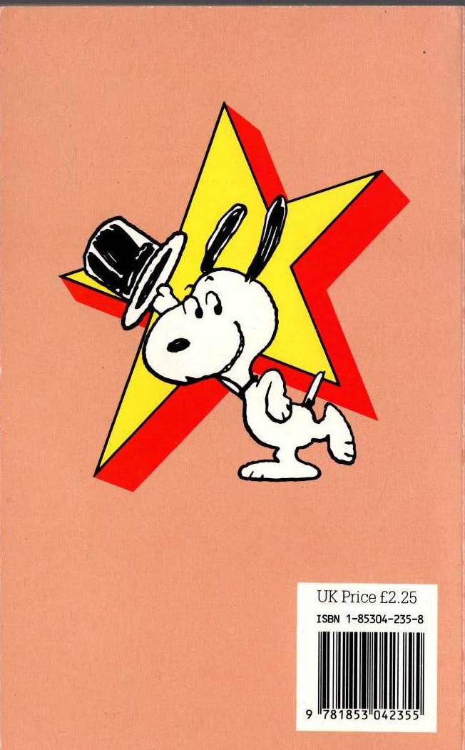 Charles M. Schulz  SNOOPY STARS AS THE HOLIDAYMAKER magnified rear book cover image