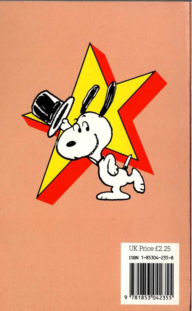 Charles M. Schulz  SNOOPY STARS AS THE HOLIDAYMAKER magnified rear book cover image