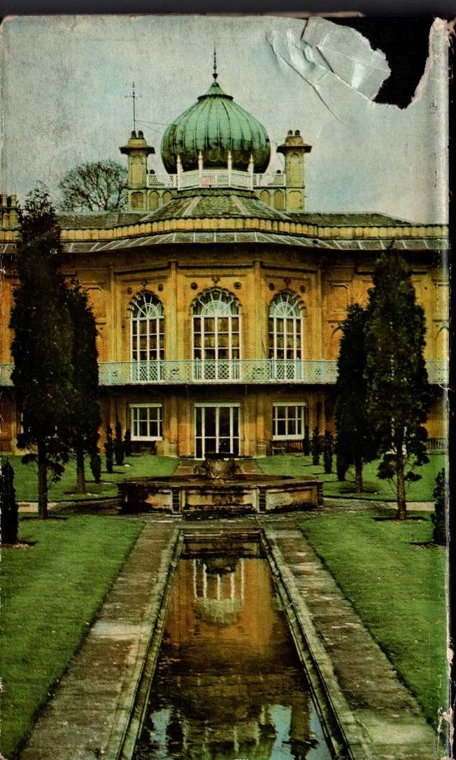 GLOUCESTERSHIRE: THE COTSWOLDS (Buildings of England) magnified rear book cover image