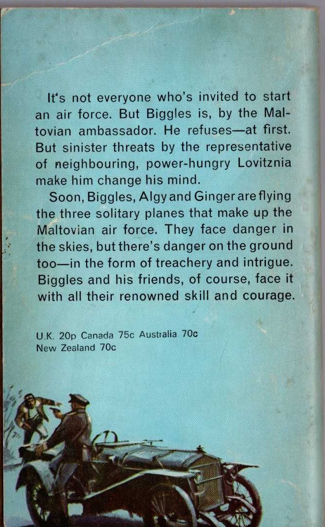 Captain W.E. Johns  BIGGLES GOES TO WAR magnified rear book cover image