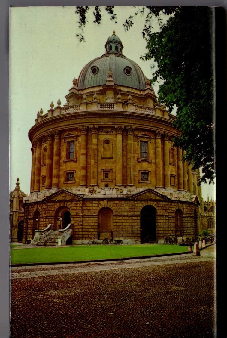 OXFORDSHIRE (Buildings of England) magnified rear book cover image