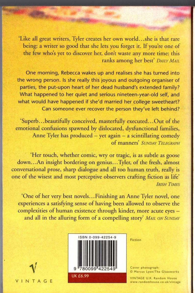 Anne Tyler  BACK WHEN WE WERE GROWNUPS magnified rear book cover image