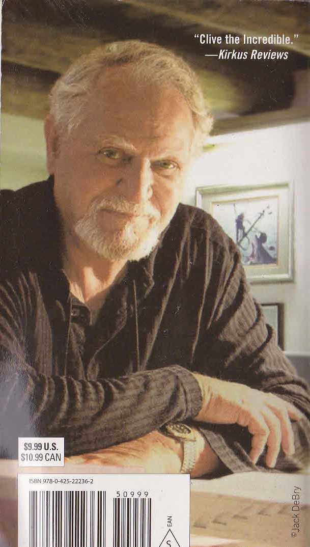 Clive Cussler  THE NAVIGATOR magnified rear book cover image