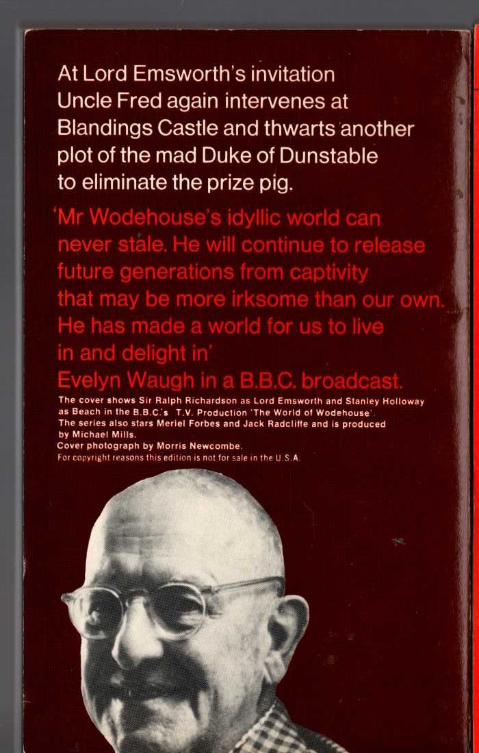 P.G. Wodehouse  SERVICE WITH A SMILE (Sir Ralph Richardson) magnified rear book cover image