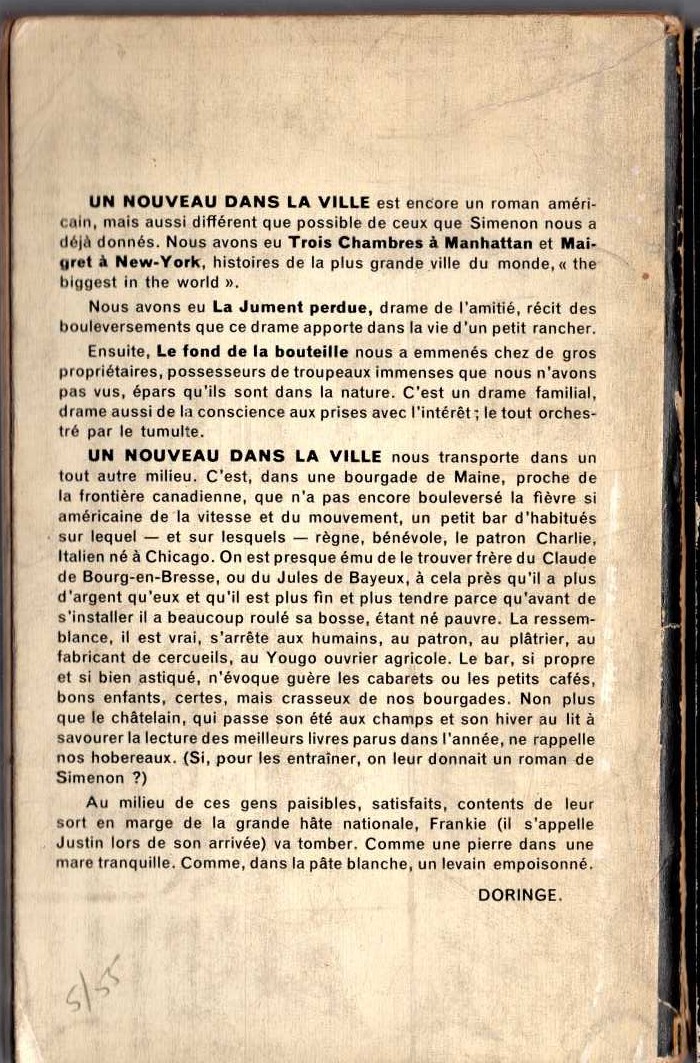 Georges Simenon  UN NOUVEAU DANS LA VILLE magnified rear book cover image