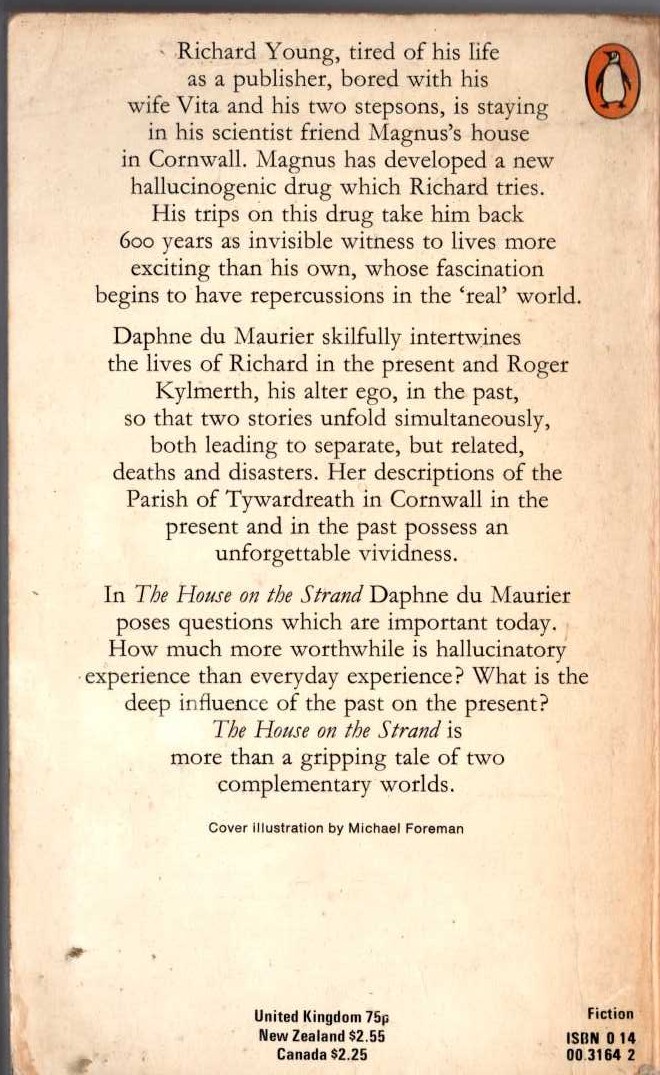 Daphne du Maurier  THE HOUSE ON THE STRAND magnified rear book cover image