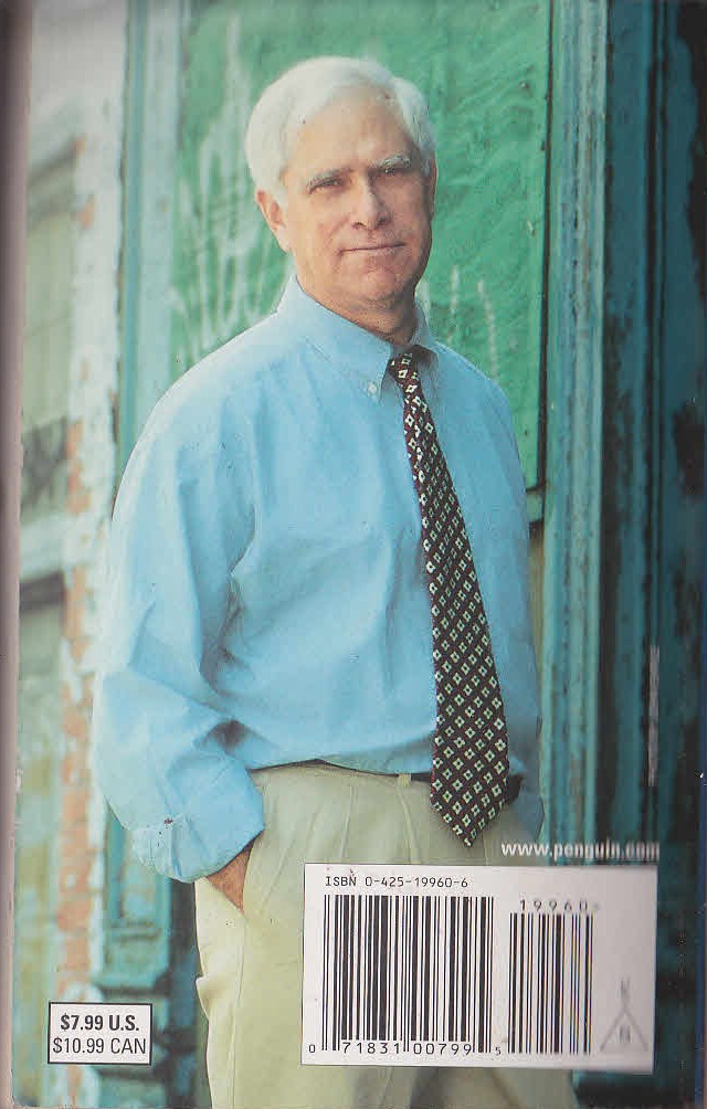 John Sandford  HIDDEN PREY magnified rear book cover image