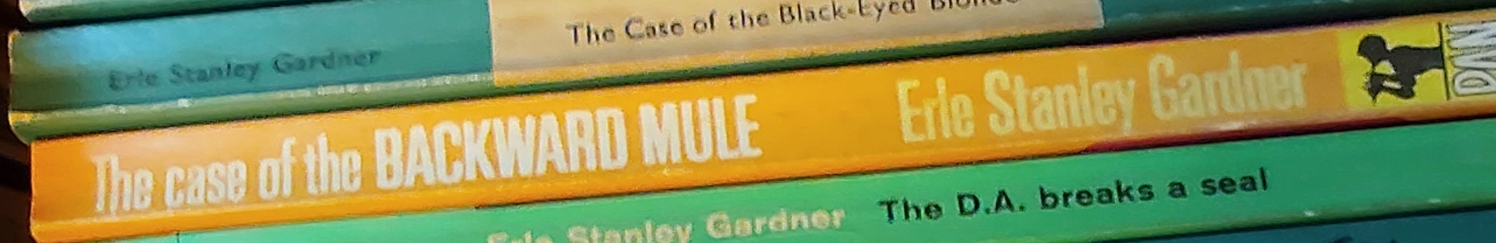 Erle Stanley Gardner  THE CASE OF THE BACAKWARD MULE spine of book image