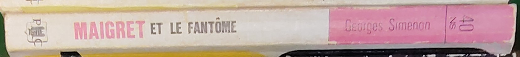 Georges Simenon  MAIGRET ET LE FANTOME spine of book image