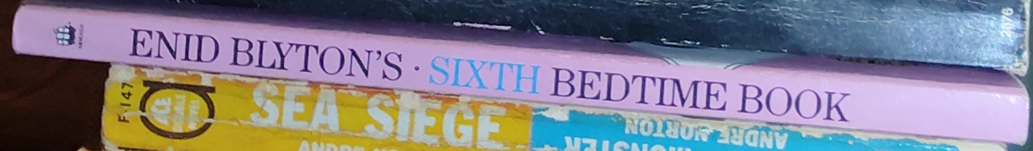 Enid Blyton  SIXTH BEDTIME BOOK spine of book image