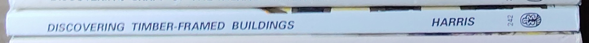 \ DISCOVERING TIMBER-FRAMED BUILDINGS  spine of book image