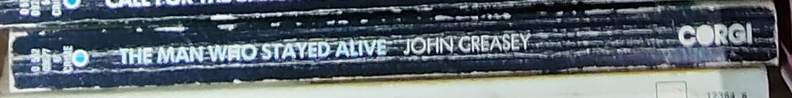 Gordon Ashe  THE MAN WHO STAYED ALIVE spine of book image