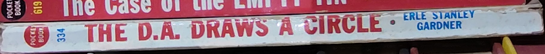 Erle Stanley Gardner  THE D.A. DRAWS A CIRCLE spine of book image