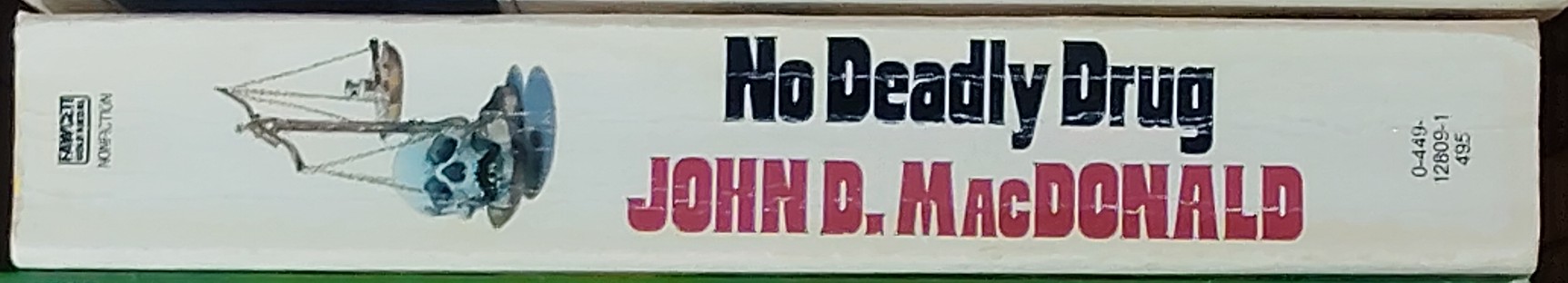 John D. MacDonald  NO DEADLY DRUG spine of book image