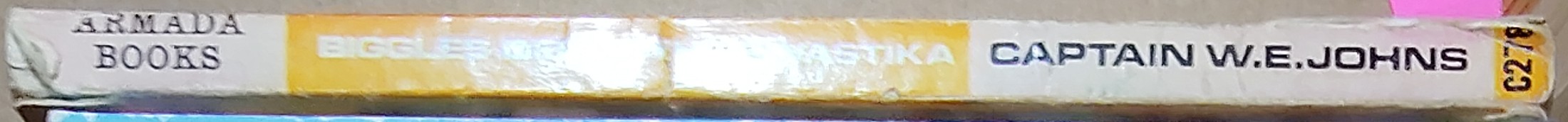 Captain W.E. Johns  BIGGLES DEFIES THE SWASTIKA spine of book image