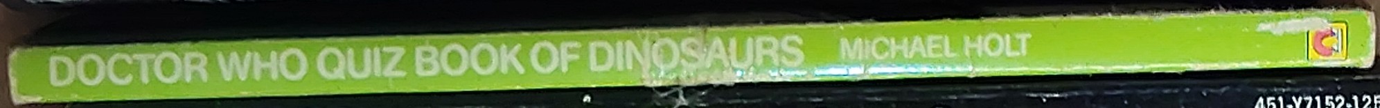 Michael Holt  DOCTOR WHO QUIZ BOOK OF DINOSAURS spine of book image