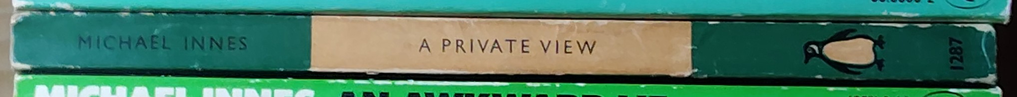 Michael Innes  A PRIVATE VIEW spine of book image