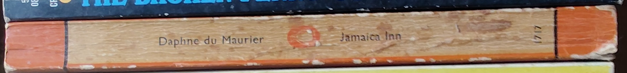 Daphne du Maurier  JAMAICA INN spine of book image