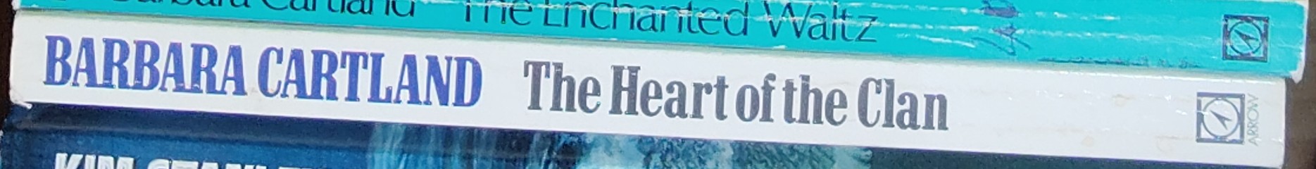 Barbara Cartland  THE HEART OF THE CLAN spine of book image