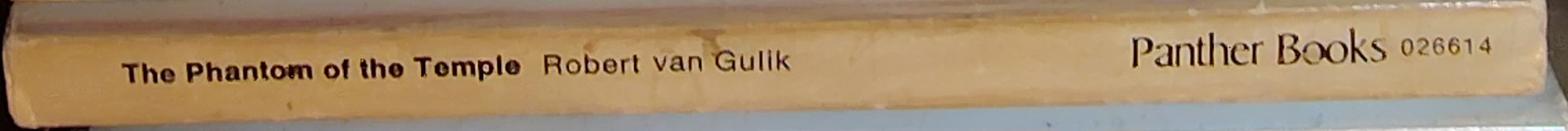 Robert van Gulik  THE PHANTOM OF THE TEMPLE spine of book image