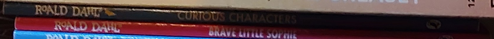 Roald Dahl  ROALD DAHL'S CURIOUS CHARACTERS spine of book image