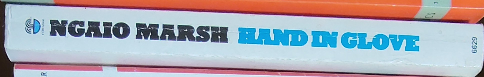 Ngaio Marsh  HAND IN GLOVE spine of book image