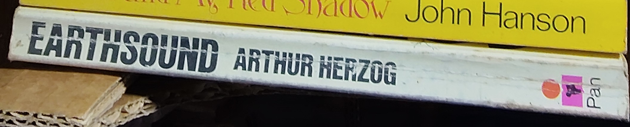 Arthur Herzog  EARTH-SOUND spine of book image