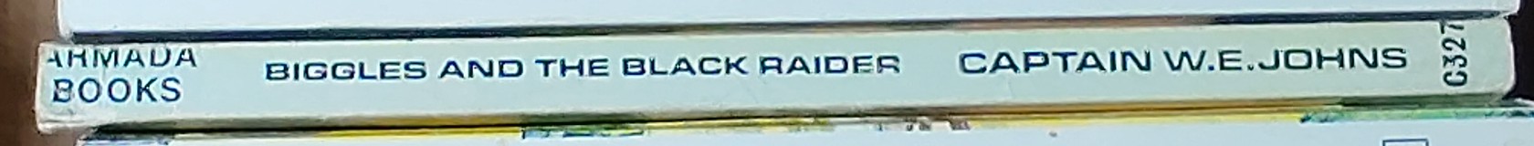 Captain W.E. Johns  BIGGLES AND THE BLACK RAIDER spine of book image