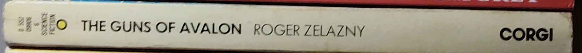 Roger Zelazny  THE GUNS OF AVALON spine of book image