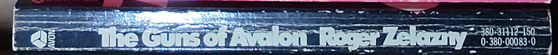 Roger Zelazny  THE GUNS OF AVALON spine of book image