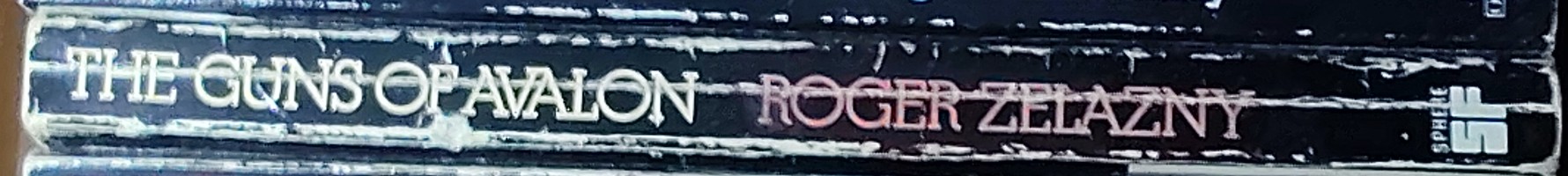 Roger Zelazny  THE GUNS OF AVALON spine of book image