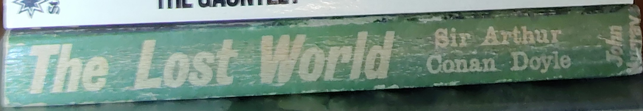 Sir Arthur Conan Doyle  THE LOST WORLD spine of book image