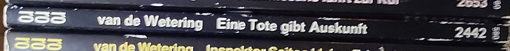 Janwillem van de Wetering  EINE TOTO GIBT AUSKUNFT spine of book image