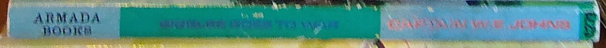 Captain W.E. Johns  BIGGLES GOES TO WAR spine of book image