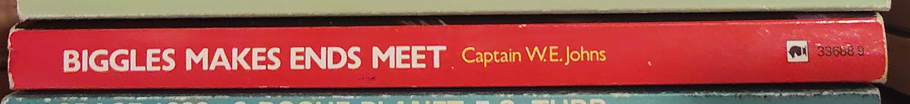 Captain W.E. Johns  BIGGLES MAKES ENDS MEET spine of book image
