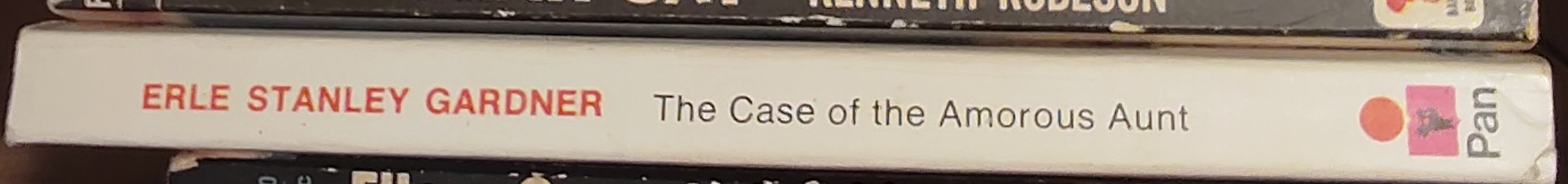 Erle Stanley Gardner  THE CASE OF THE AMOROUS AUNT spine of book image
