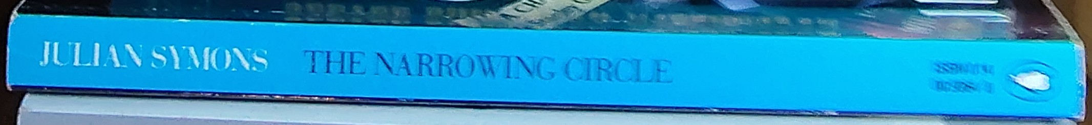 Julian Symons  THE NARROWING CIRCLE spine of book image