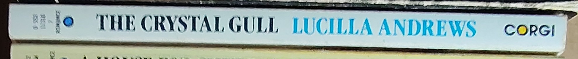 Lucilla Andrews  THE CRYSTAL GULL spine of book image