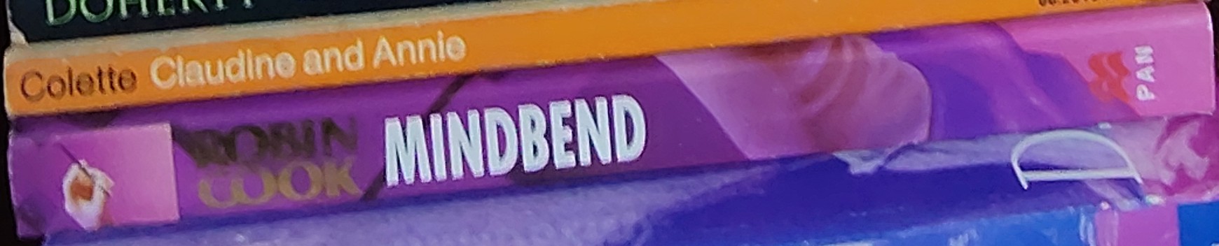 Robin Cook  MINDBEND spine of book image