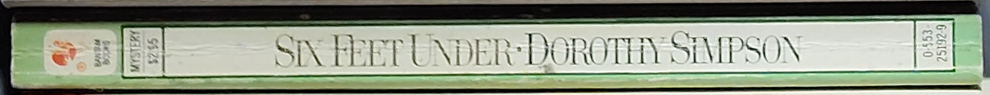 Dorothy Simpson  SIX FEET UNDER spine of book image