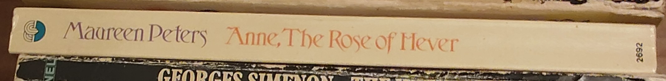 Maureen Peters  ANNE, THE ROSE OF HEVER spine of book image