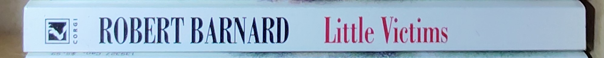 Robert Barnard  LITTLE VICTIMS spine of book image