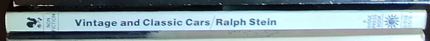 VINTAGE AND CLASSIC CARS  spine of book image