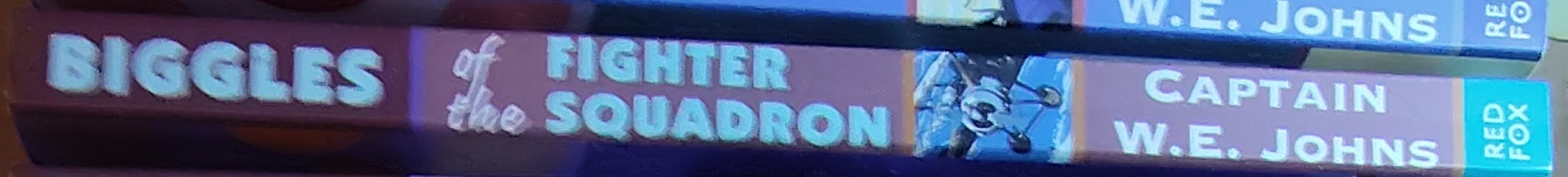 Captain W.E. Johns  BIGGLES OF THE FIGHTER SQUADRON spine of book image