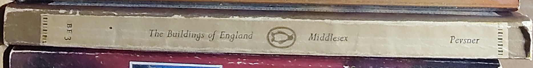 Nikolaus Pevsner  MIDDLESEX (Buildings of England) spine of book image
